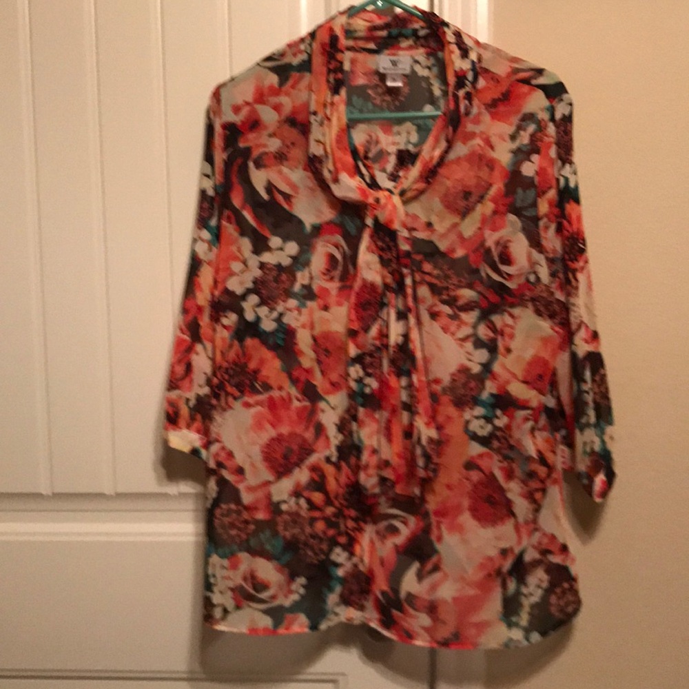 Worthington 3/4 sleeve, front tie blouse.